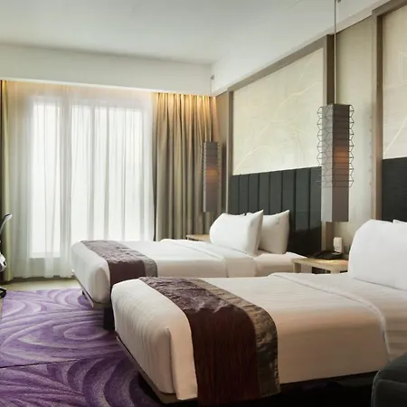 Holiday Inn Bandung Pasteur By Ihg Exterior photo