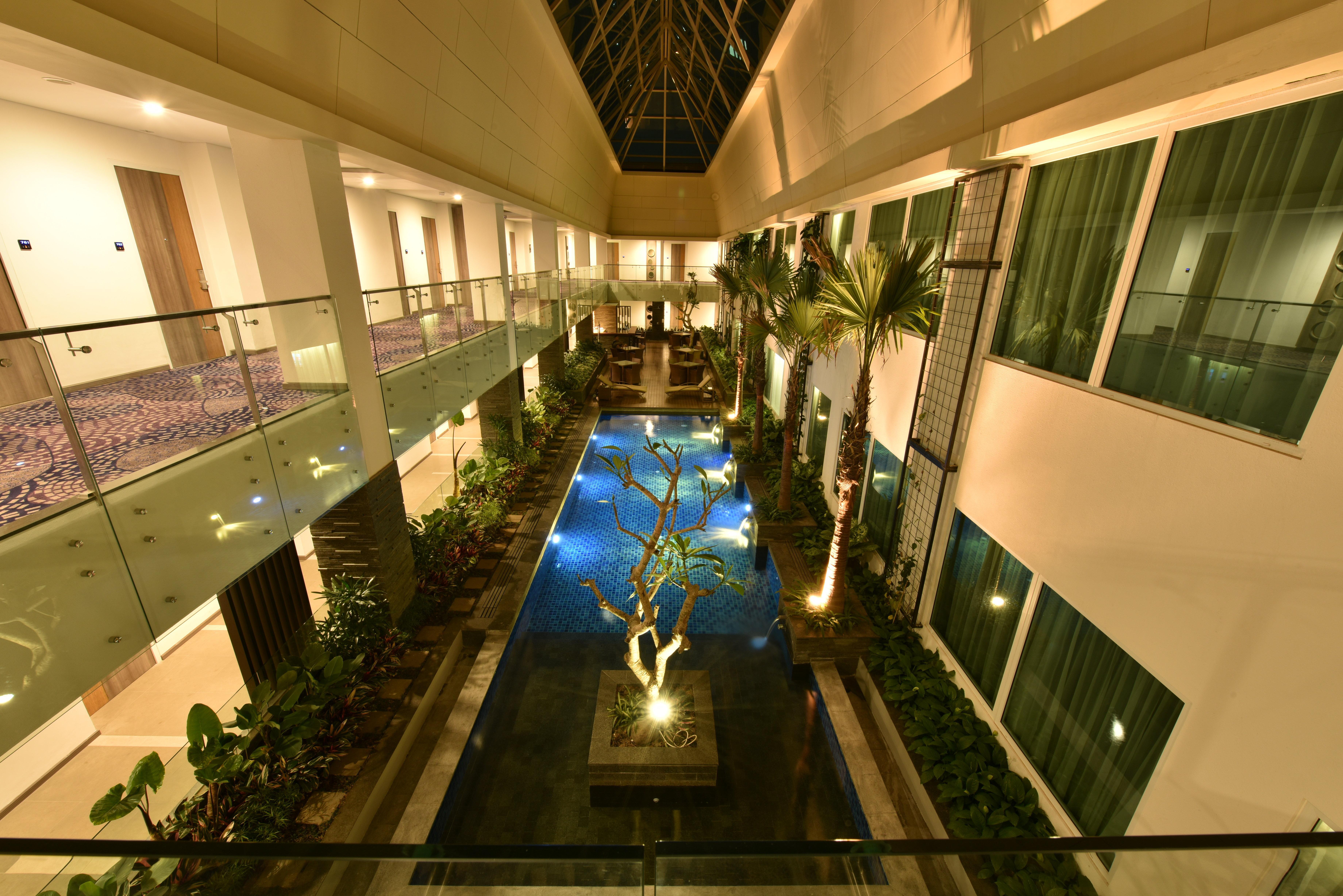 Hotel Pasteur By Ihg 4*